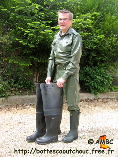 Raine wearing green rubber, May 2007. Gummistiefel, rubber boots.