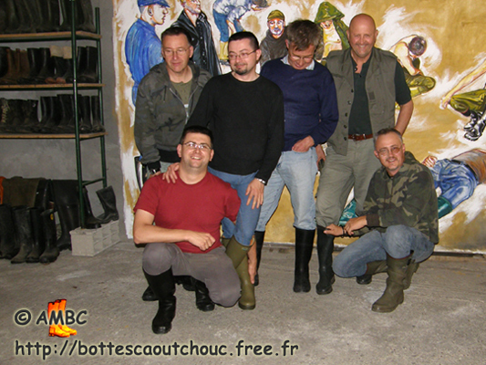 Booted friends in front of the fresco, May 2007. Gummistiefel, rubber boots.