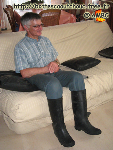 Booted rest, 10 June 2007. Gummistiefel, rubber boots.