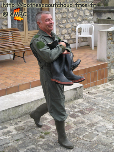 Jean bought new gumboots at the HRB, July 2007. Gummistiefel.