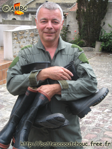 Happy Jean with his new gumboots, July 2007. Gummistiefel.