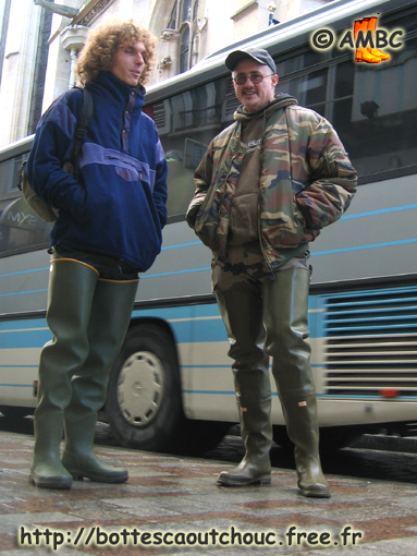 Pierrot & Pascal in Melun in waders, Feb. 2006