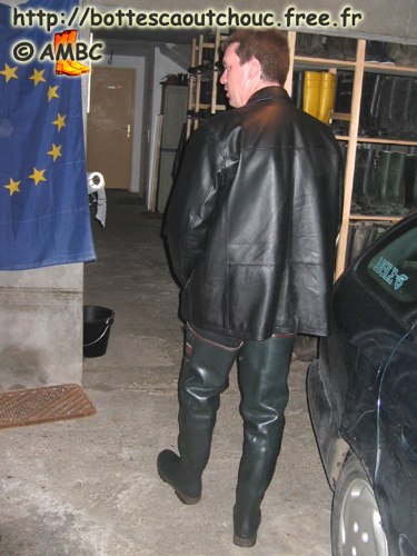 Christophe is coming in waders, January 2007.