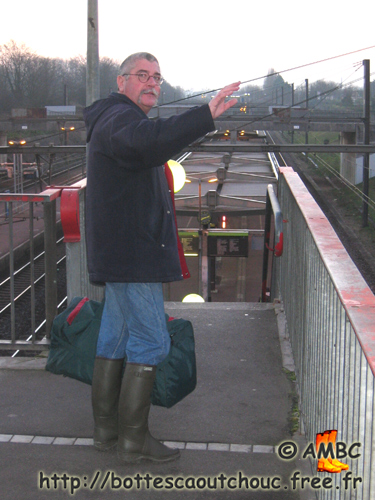 Paul is leaving, at Le Mée station, Feb. 2007.