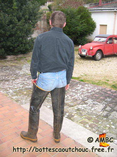Philippe wearing Trento waders, March 2007.