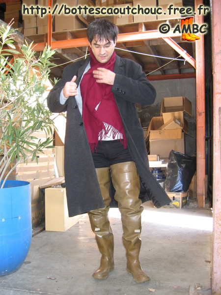 Jose-Luis in the warehouse, Dec. 2005.