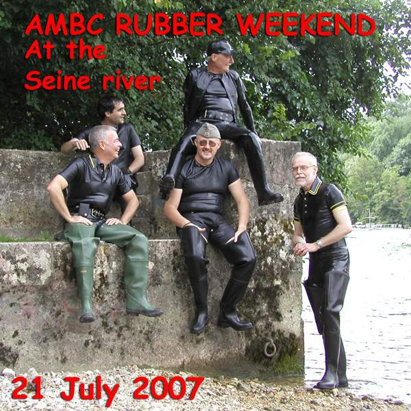 In the Seine river in full rubber, July 2007.