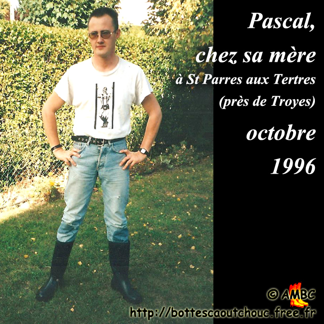 Pascal in his mother's house. Gummistiefel, stivali di gomma, botas de goma, Gummistövlar, cizme, rubber laarzen. Copyright Pascal Bourcier, 1996.