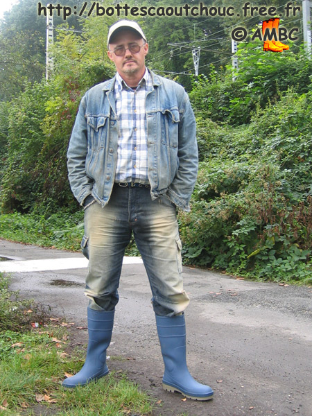 Wearing blue PVC working boots, Dammarie Les Lys, 2006.