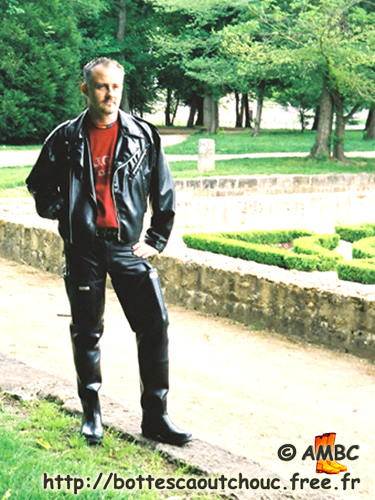 Wearing rubber in Abbay Park, Dammarie Les Lys, 2003.