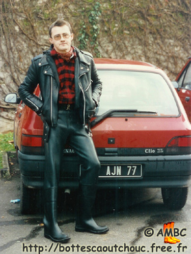 Wearing rubber gear, Dammarie, 1995.