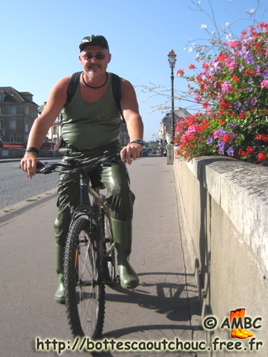 Bicycling in rubber, Melun, 2009.