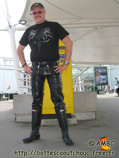 Wearing rubber zipped trousers & Hunter wellies, 2010.