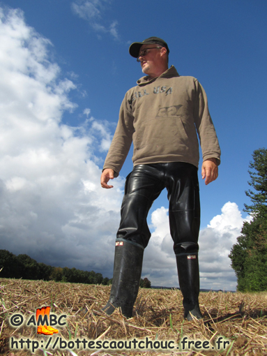 Wearing rubber in the fields, Parisian area, 2010.