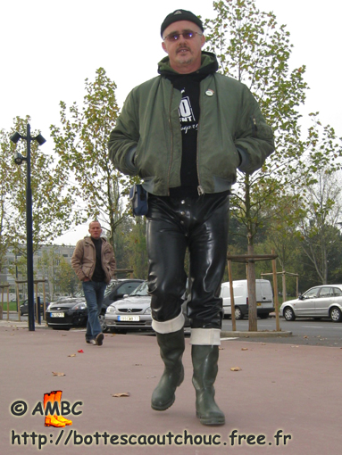 Wearing rubber in Dammarie Les Lys, 2009.