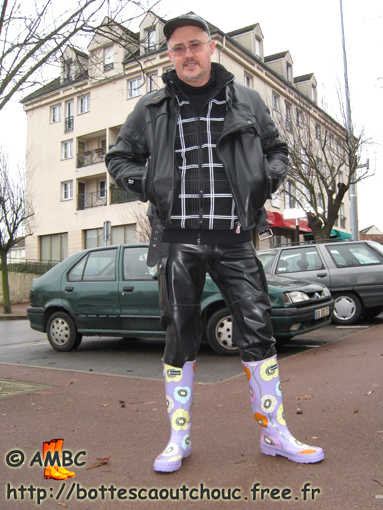 Wearing rubber & Evercreatures wellies, Winter 2010.