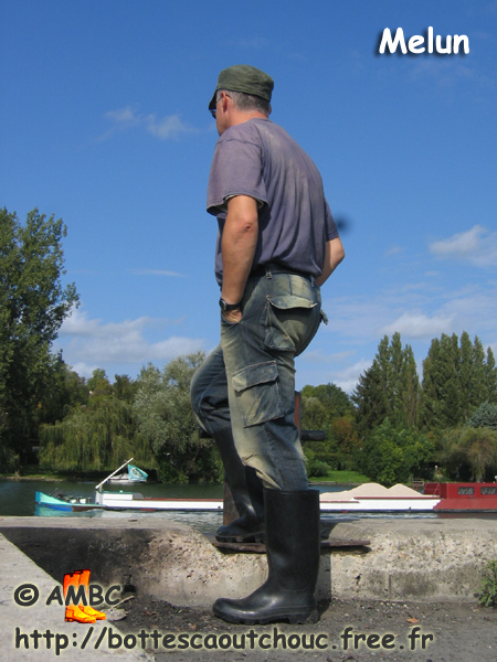 Wearing black Baudou in Melun.