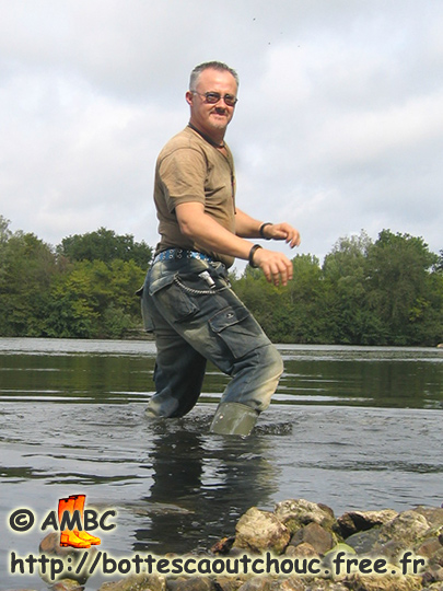 In Nora boots into the water, September 2006.