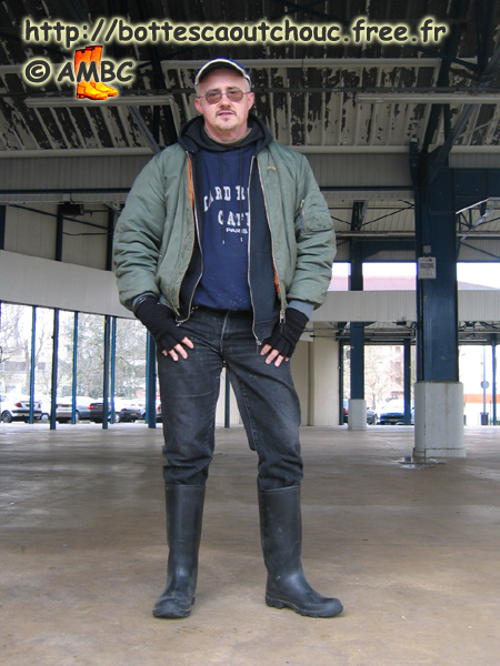 Wearing Baudou unlined rubber boots, in Dammarie les Lys, 2006.