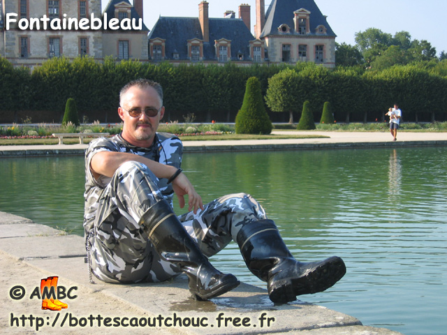 Wearing Nokia rubber boots at Fontainebleau castle, 2006.